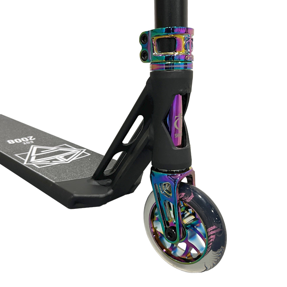 Fuzion Entropy 2.0 Hybrid Black Neo - Custom Scooter Close Up
