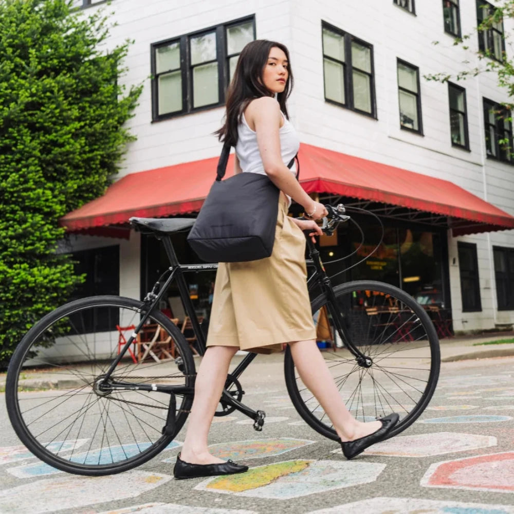 Herschel Cloudform Small Tote Black Lifestyle