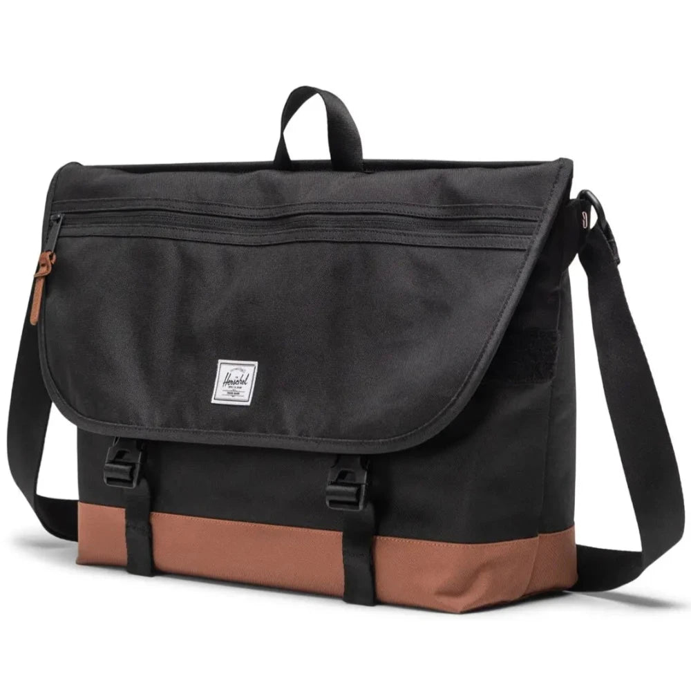 Herschel Cove Messenger Bag 22.5L Black / Saddle Brown Angle