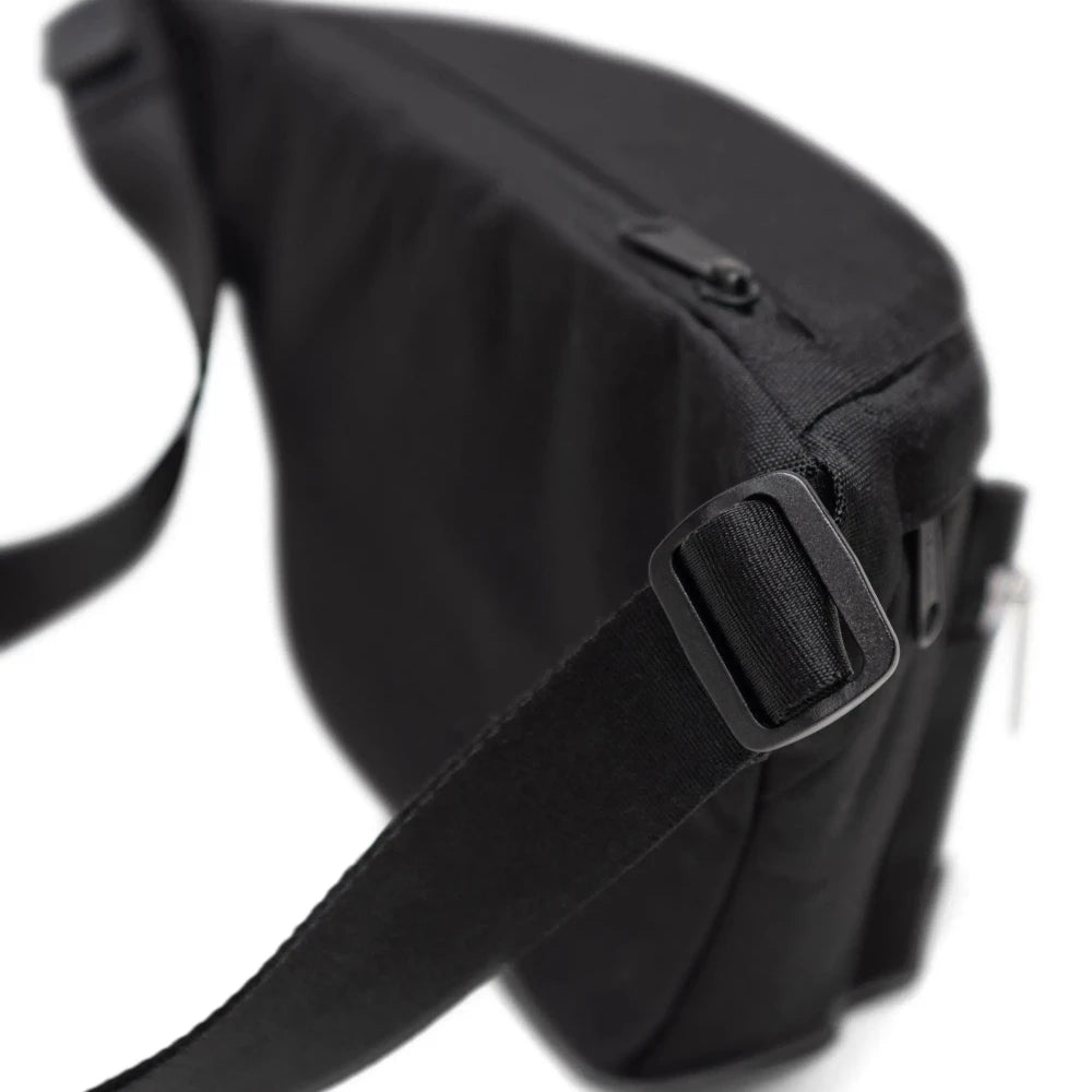 Herschel Pop Quiz Hip Pack Black Tonal Back Angle