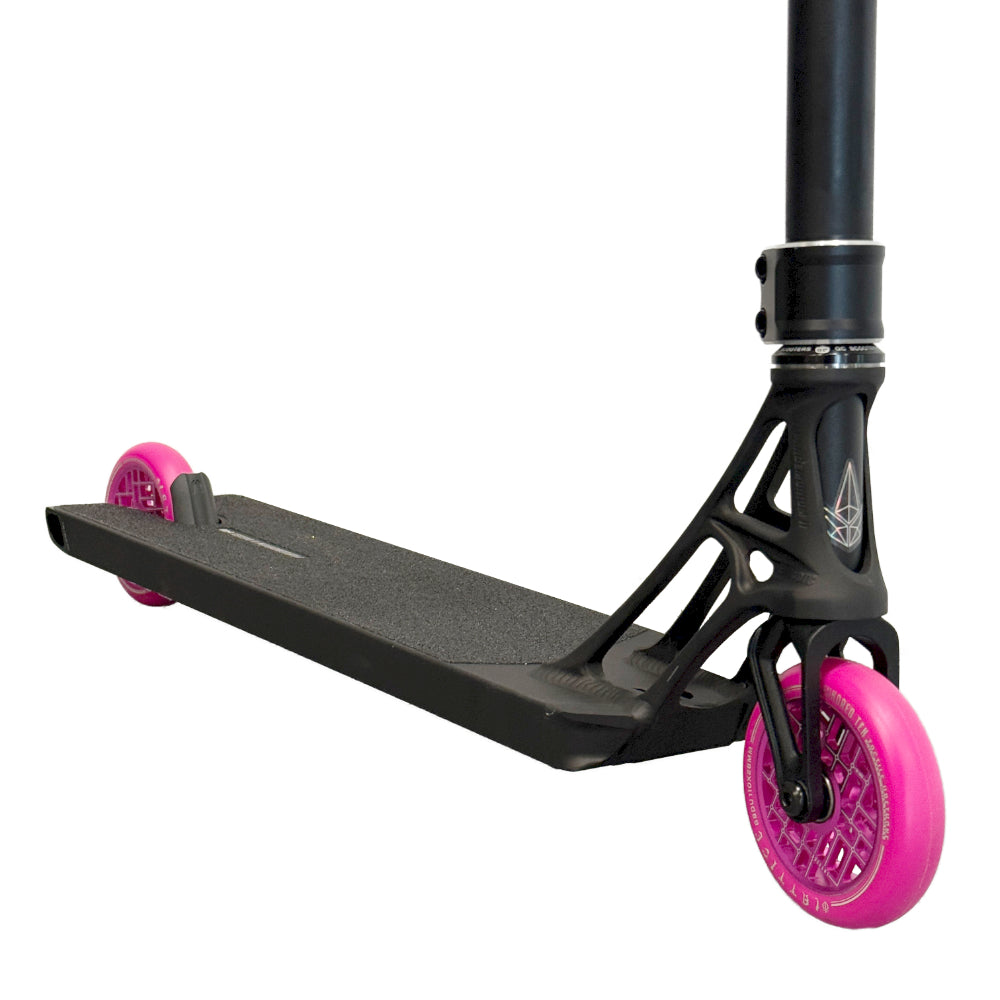 Leo's Choice Custom Scooter With Envy Diamond Fork and Oath Lattice Wheels