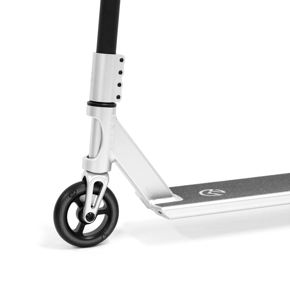 North Scooters Satisfact Complete Scooter Silver Black Front Close Up