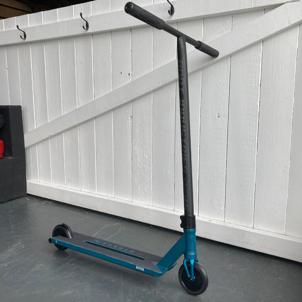 Root The Butter - Custom Scooter What happens when you take all the best Root Industries parts has to offer and mix it with the best boxed deck out there? BOOM a semi-custom built with prime parts and a top of the line deck usually only available after market. And all that at a reduced price.