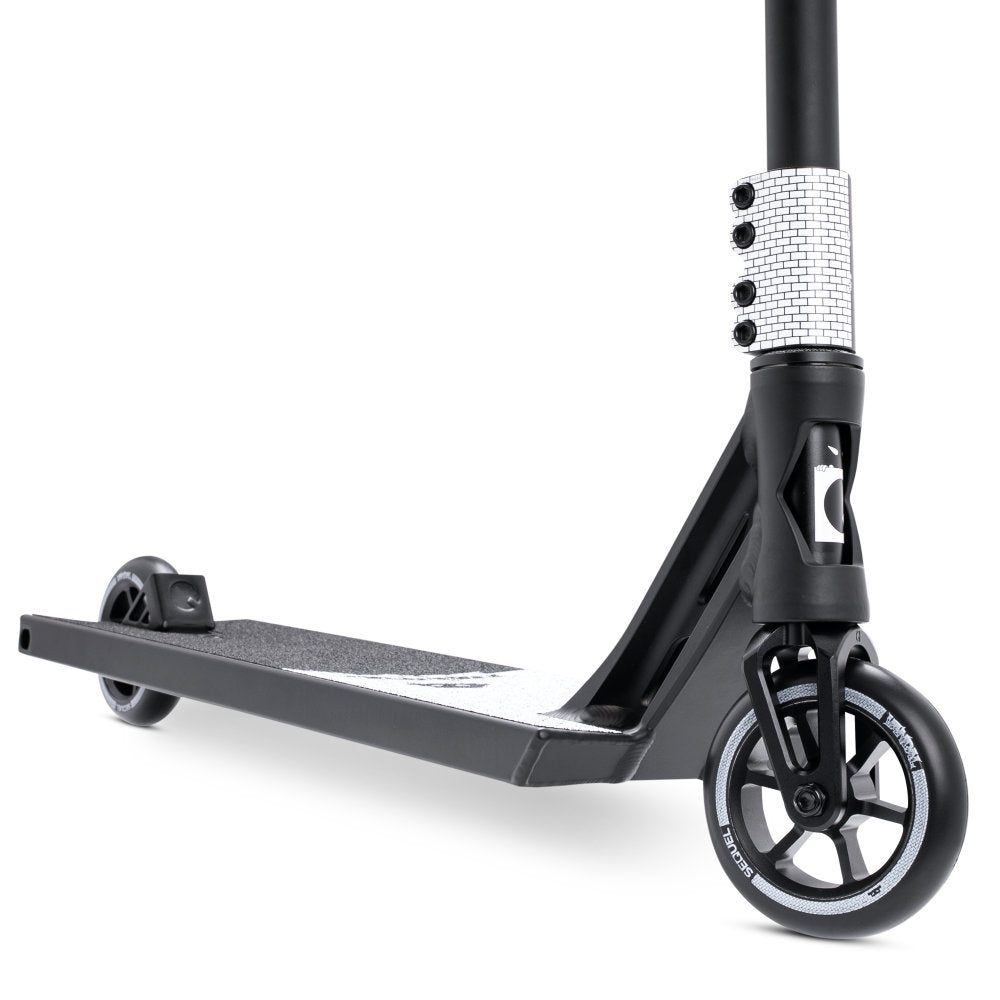 Sequel Vandal 6.5in Street Scooter Complete Black Front Close Up
