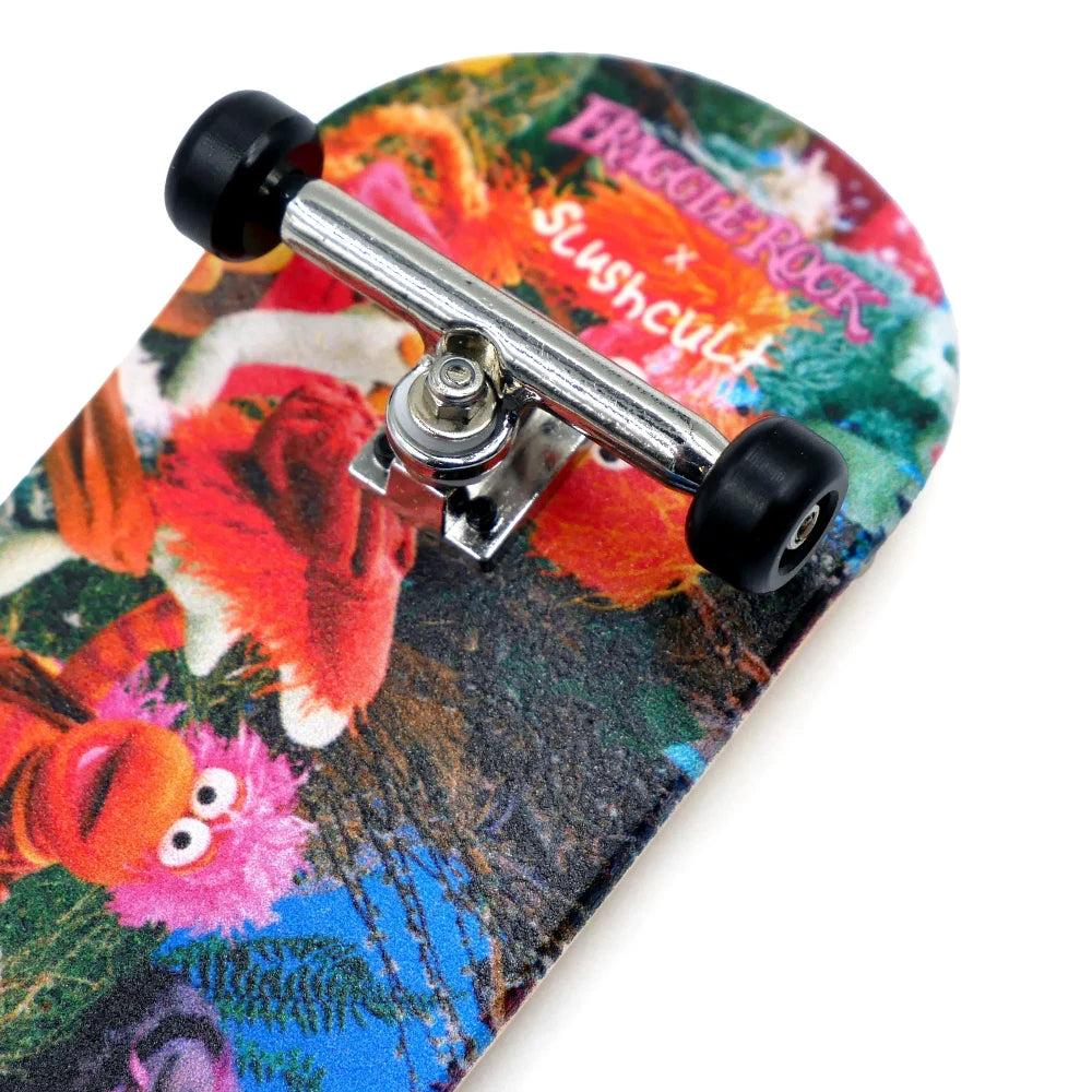 Slushcult X Fraggle Rock Complete Fingerboard Holding Hands Grom 34mm Close Up