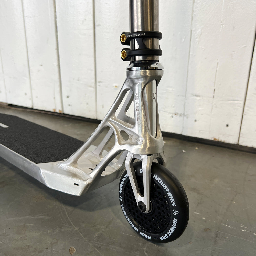 The Feather with Titanium Bar Custom Scooter Close Up Merrow V3 Ethic DTC Sylphe Clamp and Honeycore Wheels