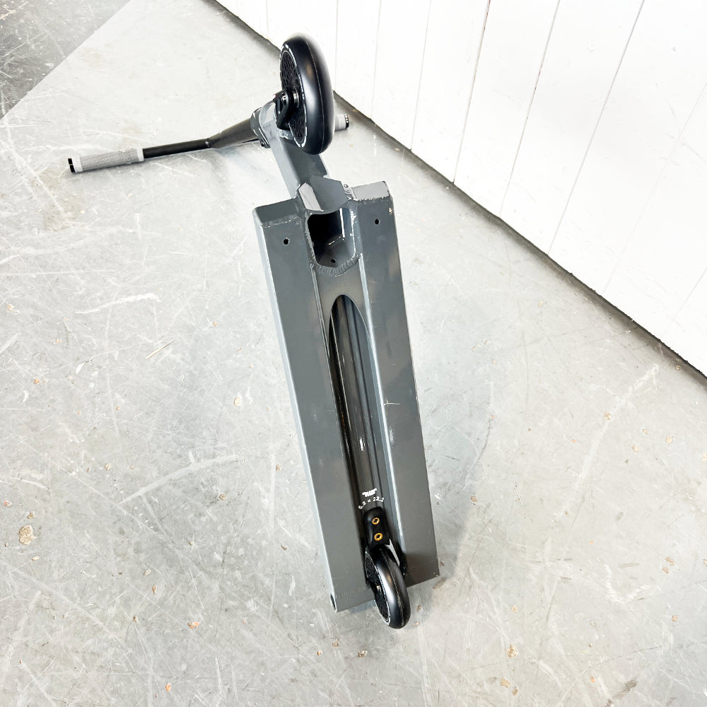 The Grish - Custom Scooter Bottom