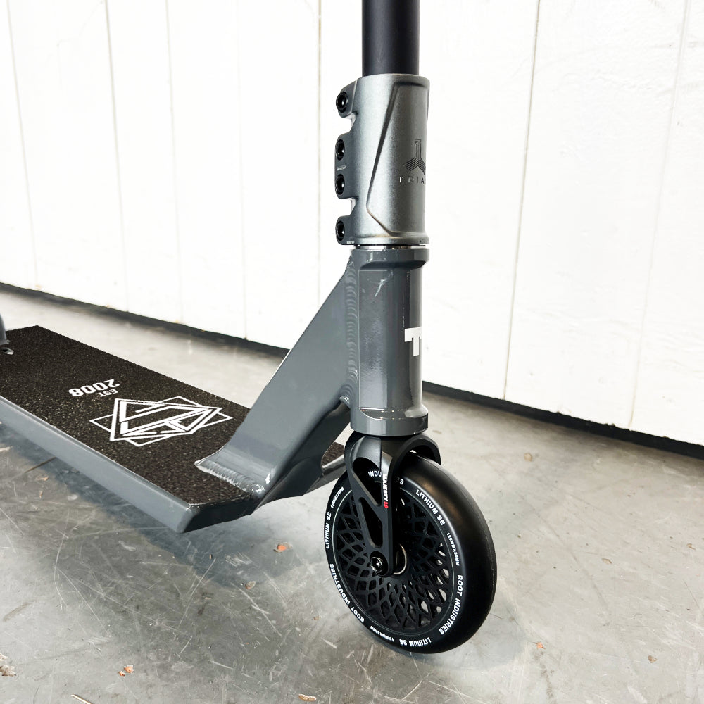 The Grish - Custom Scooter Close Up