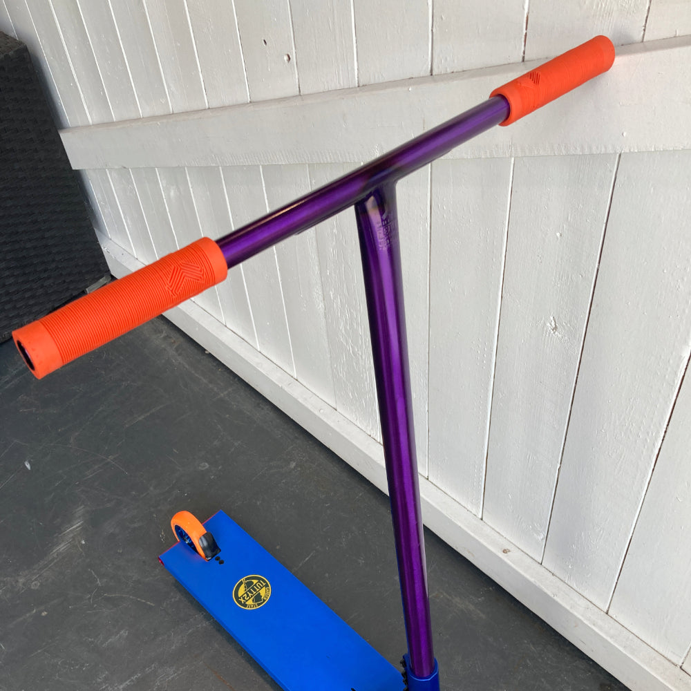 Tutty Fruity Custom Freestyle Scooter Freshness as a scooter and it's that one. Big, strong, flashy, everything you'll need to show off at your local street spots. From the North Scooters Horizon deck to the River Rapids 115x30mm, this scooter screams STREET. We also added little off innovations with the Triad TUC fork and Felon butted bars to save weight where you can. Bars