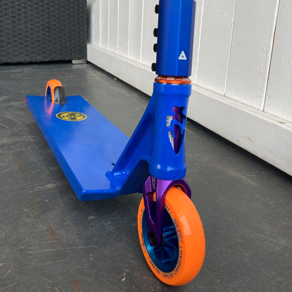 Tutty Fruity Custom Freestyle Scooter Freshness as a scooter and it's that one. Big, strong, flashy, everything you'll need to show off at your local street spots. From the North Scooters Horizon deck to the River Rapids 115x30mm, this scooter screams STREET. We also added little off innovations with the Triad TUC fork and Felon butted bars to save weight where you can. Front