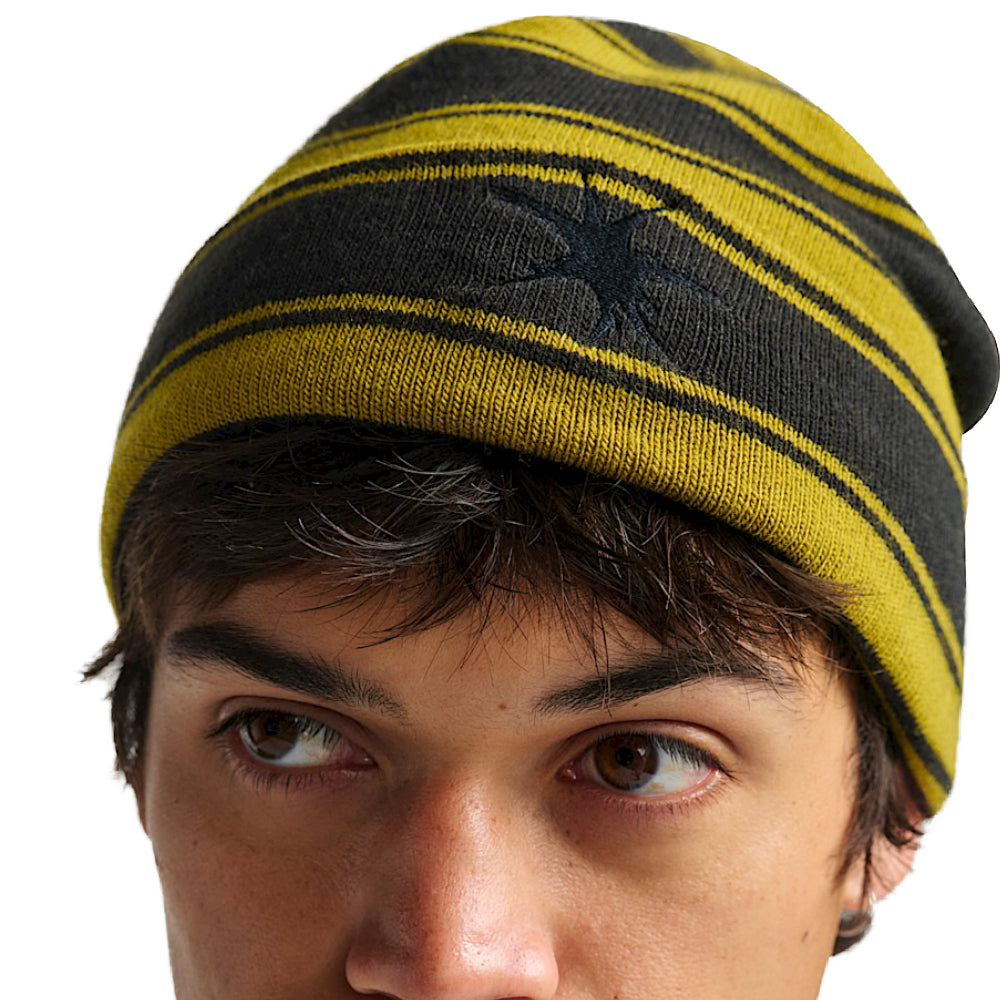 Vans Skate Blurry Stripe Beanie Black Model Close Up