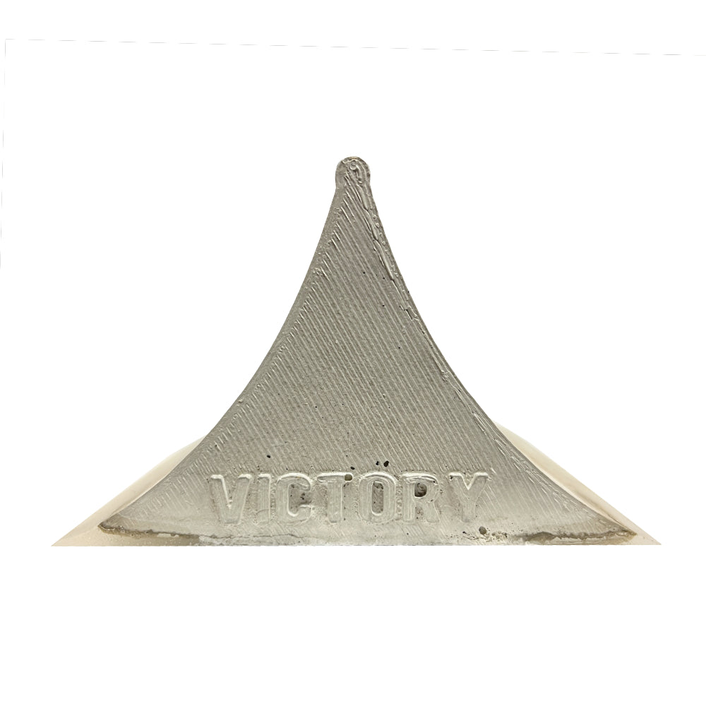 The Victory Spine is the perfect platform for mastering finger skate tricks! Made in Quebec from concrete and epoxy, this homemade spine is guaranteed to provide you with hours of exhilarating fun