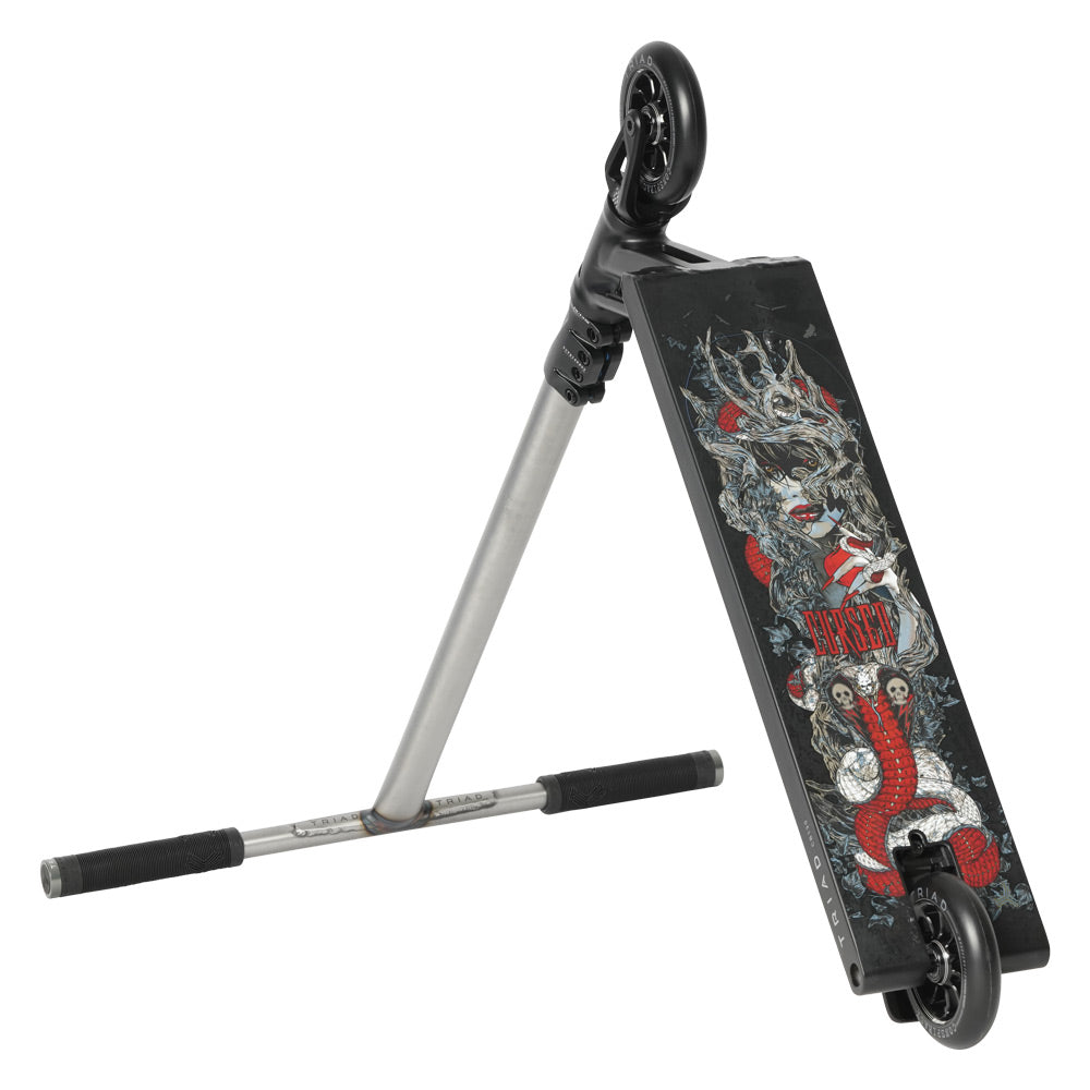 Triad Hellion Black Street / Hybrid Freestyle Scooter CB140 Flip Right