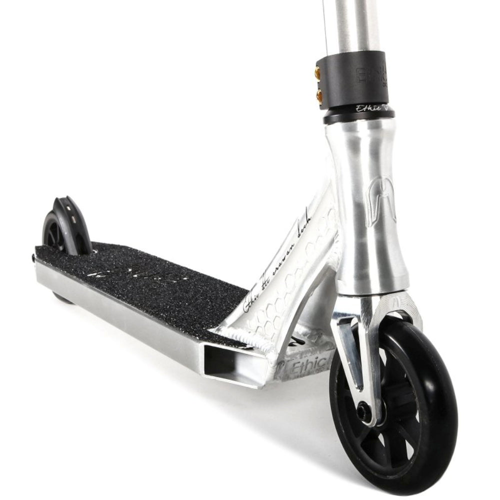 Ethic DTC Erawan Brushed Edition - Complete Scooter Close Up