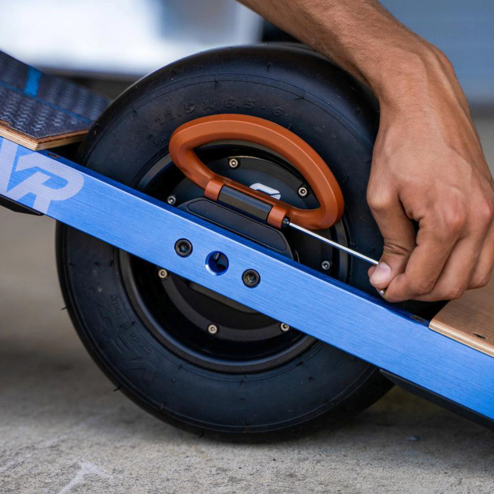 Onewheel Maghandle Leather Brown Installation