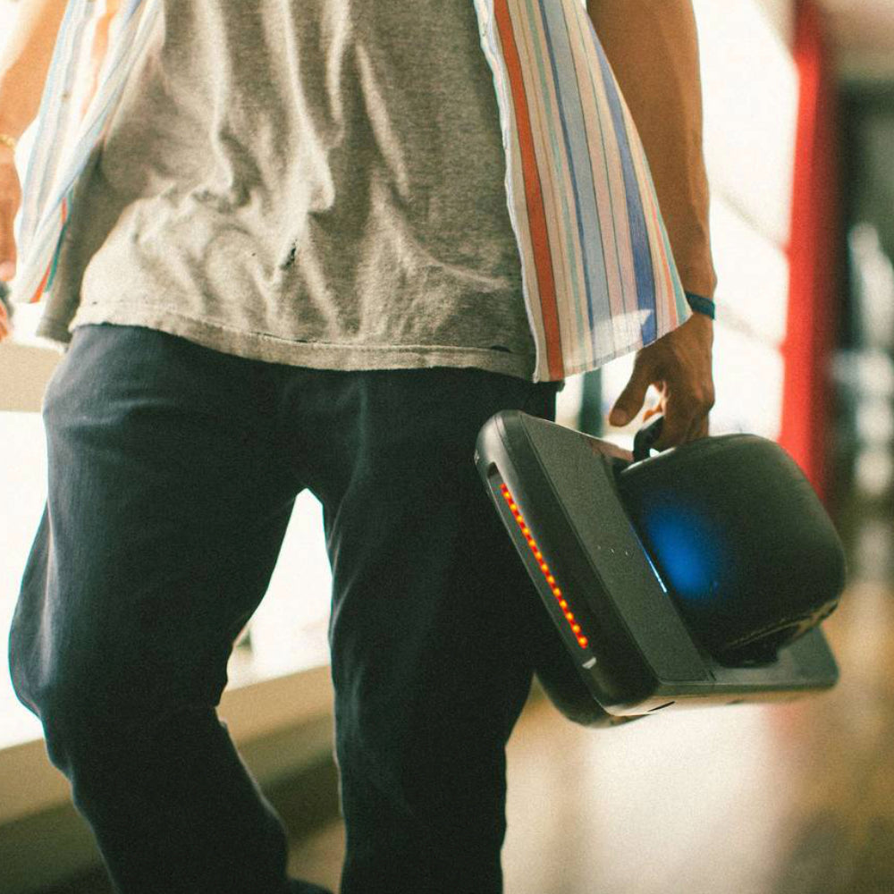 Onewheel Maghandle Pint Dark Grey Walking Inside