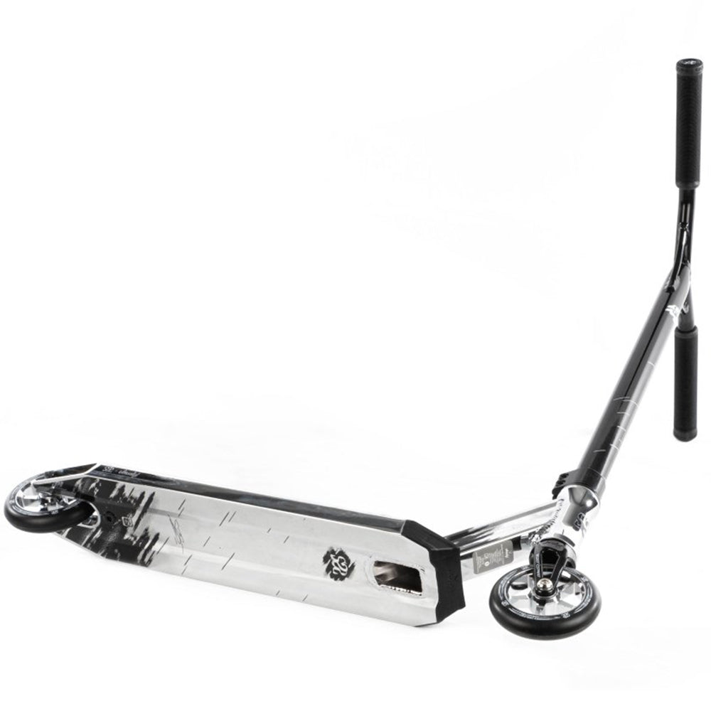 Versatyl Bloody Mary V2 Scoot2Street Limited Edition - Scooter Complete Bottom Deck Design