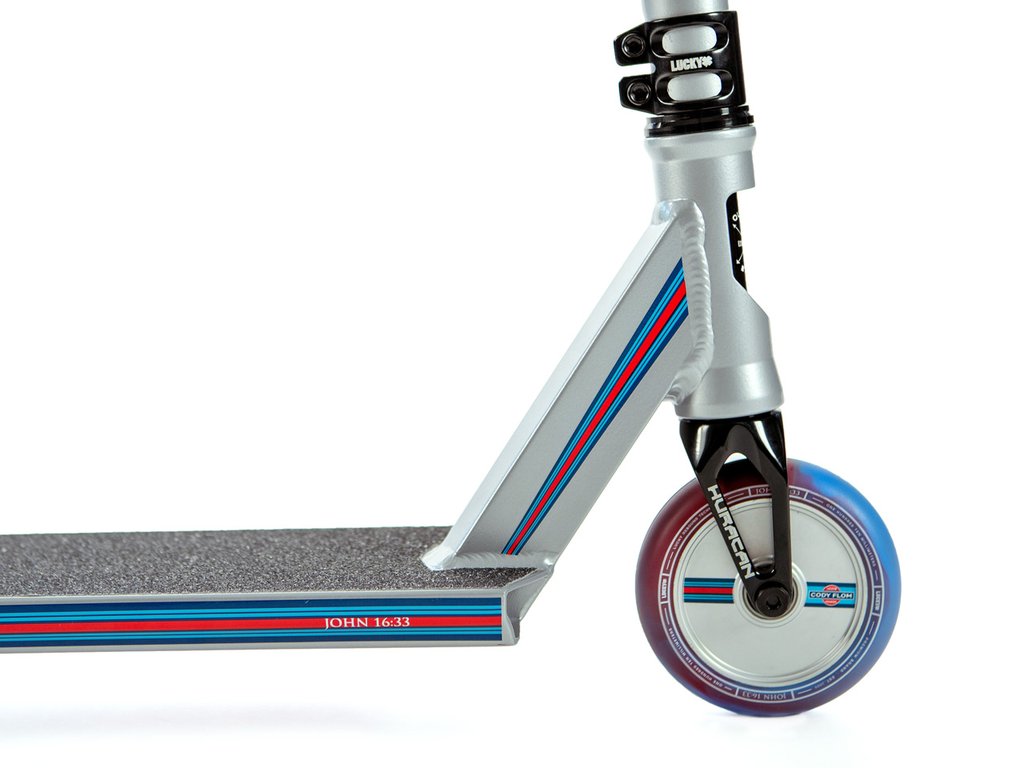 Lucky Cody Flom Signature - Scooter Complete Close-up Side View