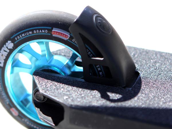 Lucky D-Fender 110mm - Scooter Brake Black Installed