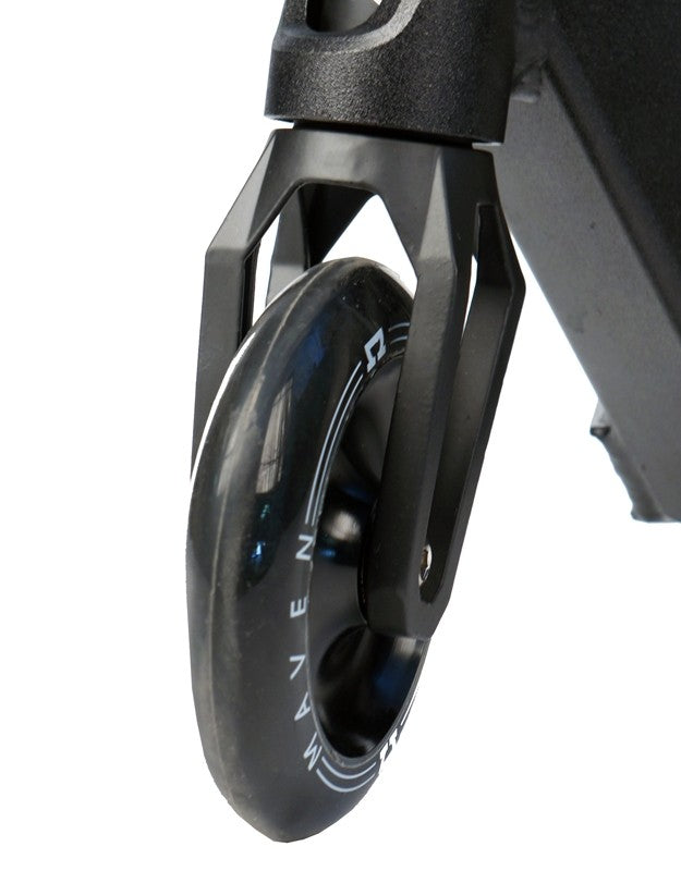 AO Scooters Maven 2018, Complete Scooter, Wheel / Fork Close-up