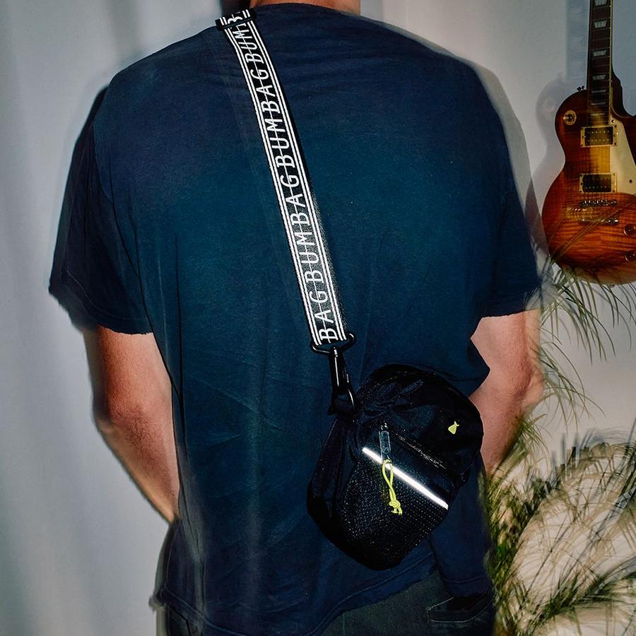 Bumbag Shoulder Hi Viz Compact - Bag Lifestyle
