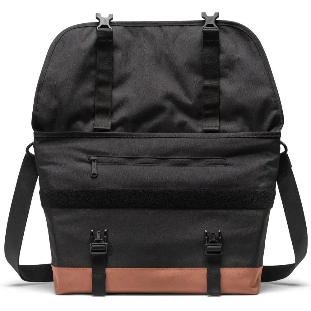 Herschel Cove Messenger Bag 22.5L Black / Saddle Brown Opened