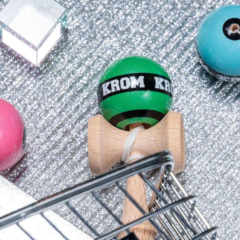 Krom Mikro Kendama Dark Green Lifestyle 2