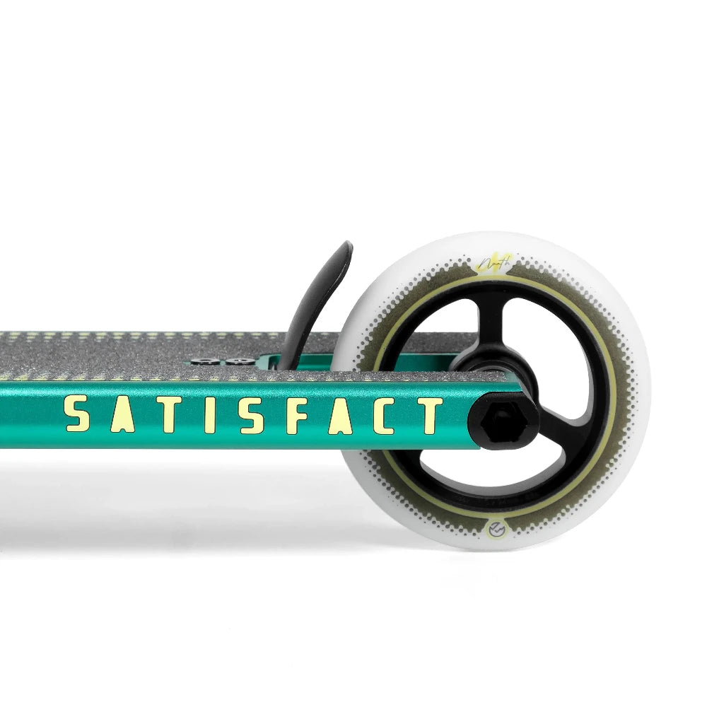 North Scooters Satisfact G5 Complete Scooter Emerald Black Close Up With Logo And Index Wheel