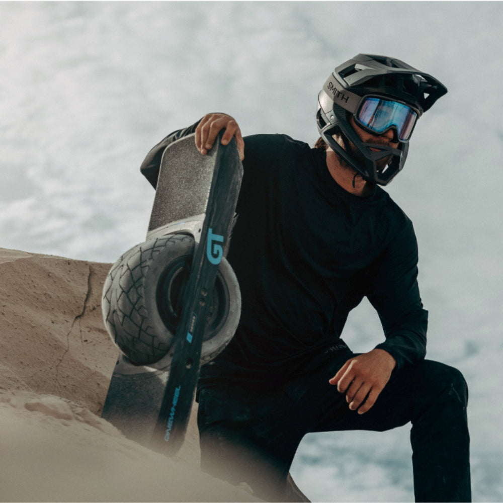 Onewheel GT S-Series - Electric Mobility Meet the First Performance-Focused Onewheel! The GT S-Series Factory upgraded for next level performance.   Top Speed: 25 mph / 40 kmh Range: 16-25 mi / 26-40 km Go Wild