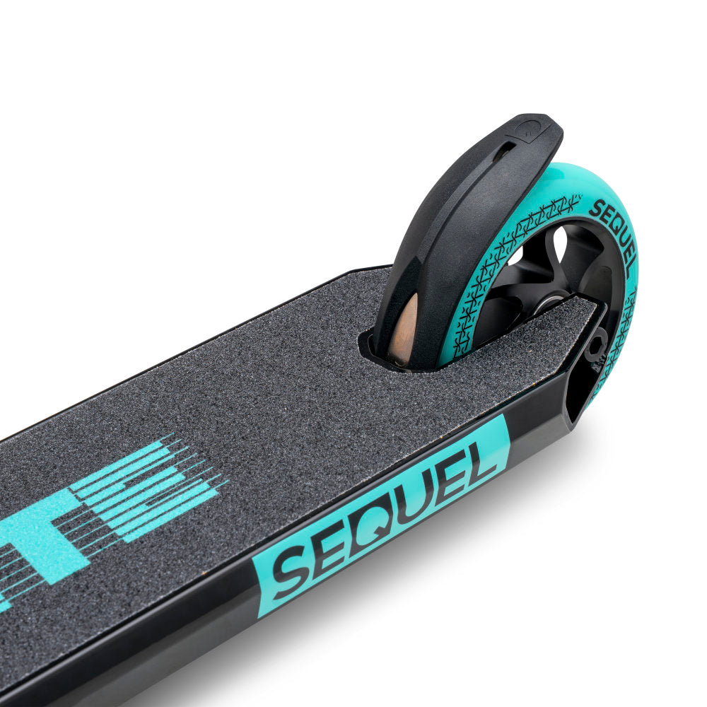 Sequel Ignite Scooter Complete Black Teal Back Close Up