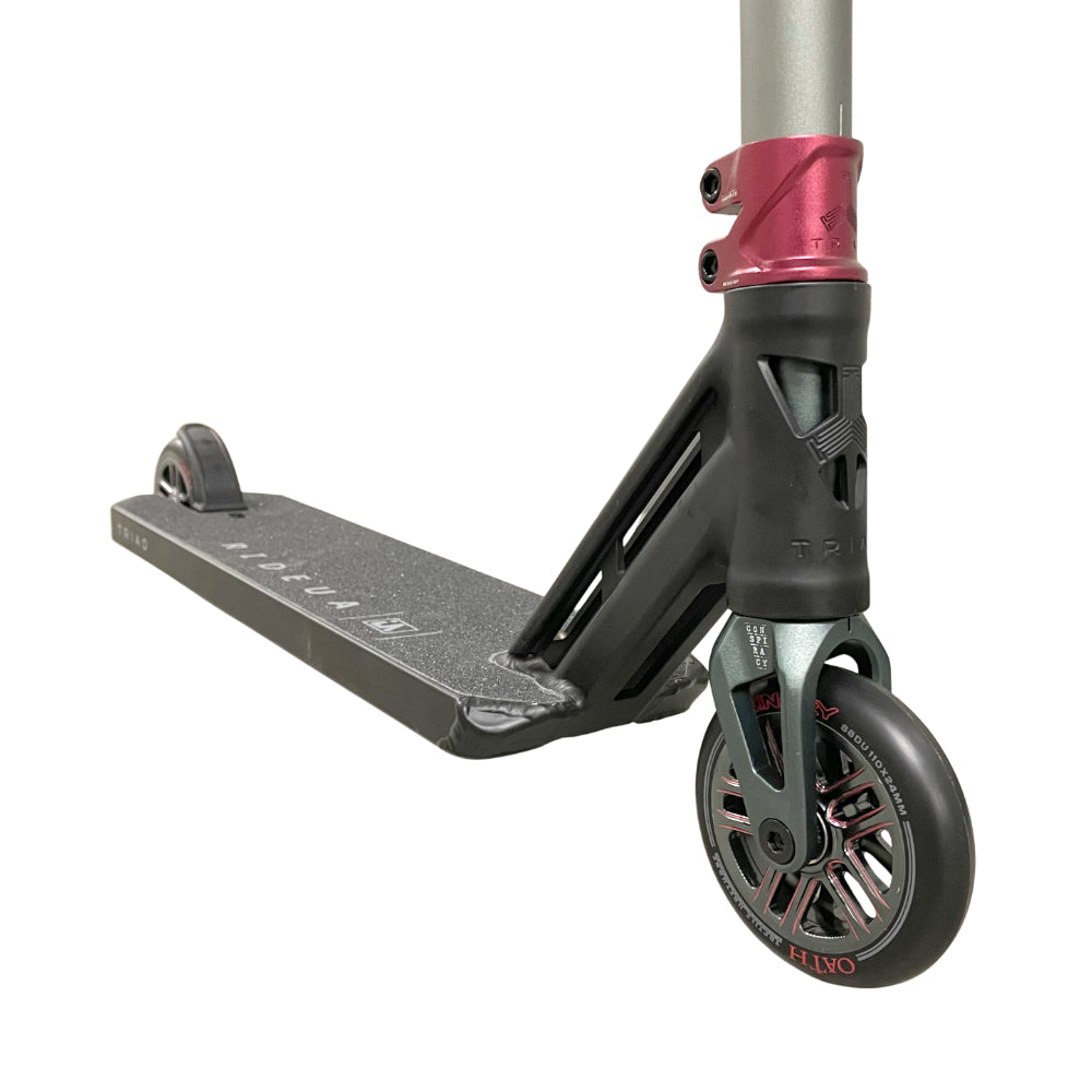 Triad Park Custom Pro Scooter Black / Red Close Up