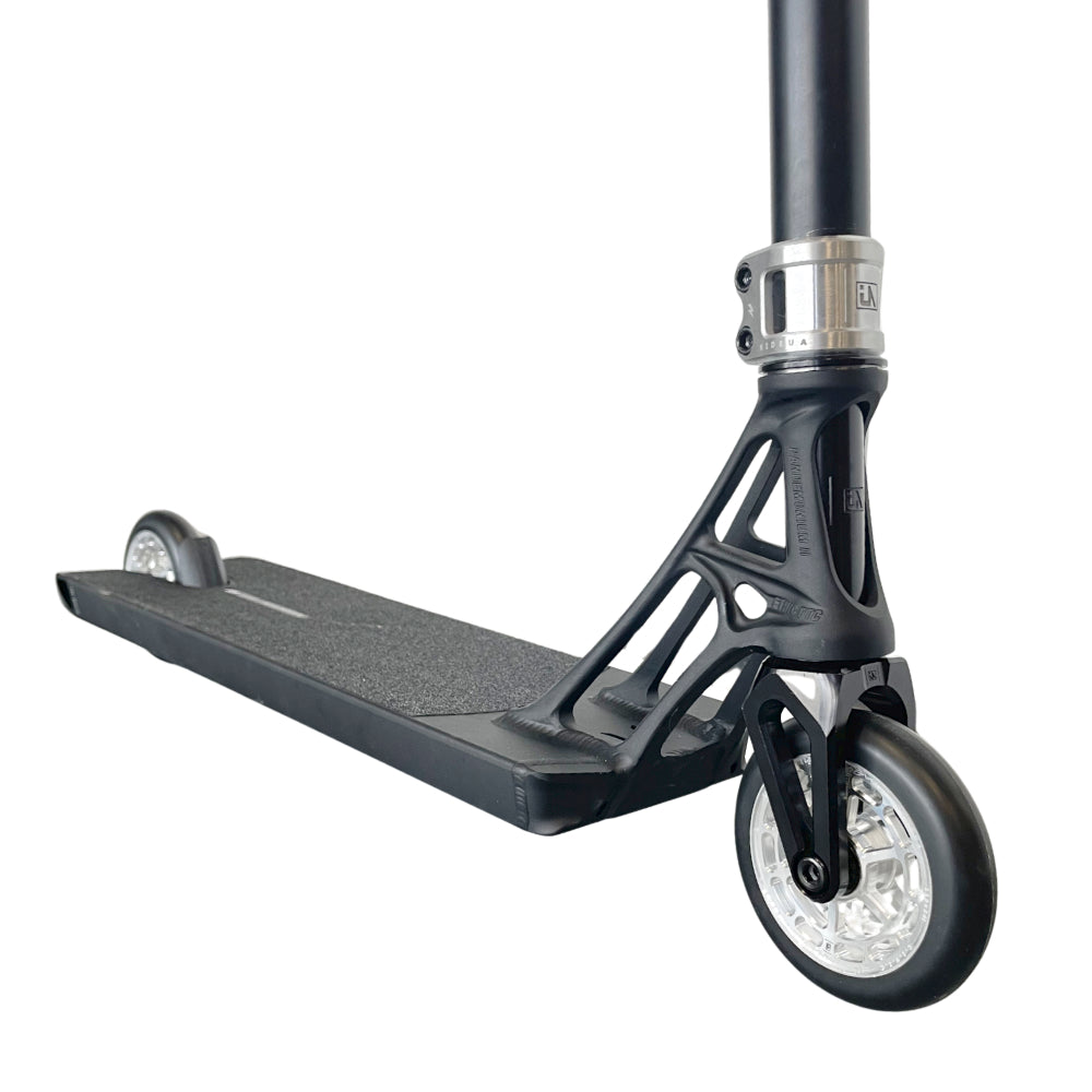 VS Street Fighter Custom Freestyle Scooter Close Up