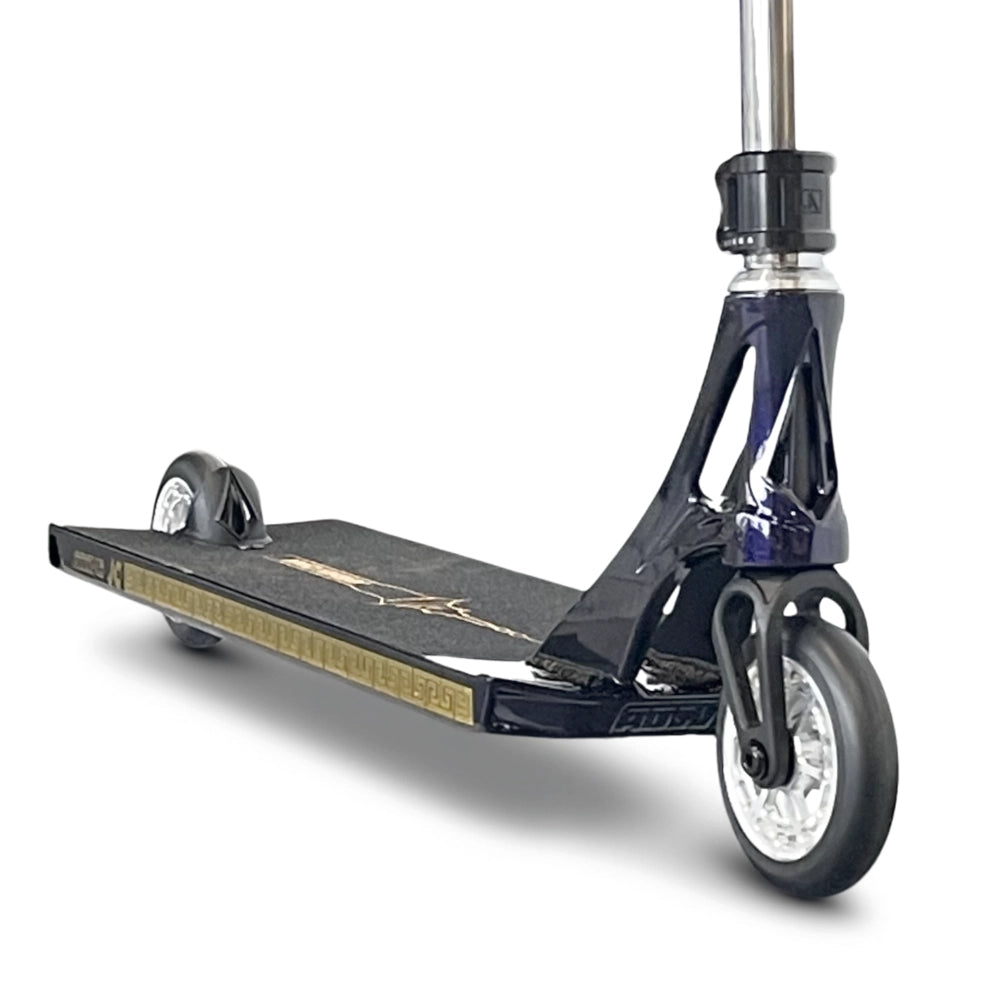 Tri-Chan AOS Street Custom Scooter Close Up Front