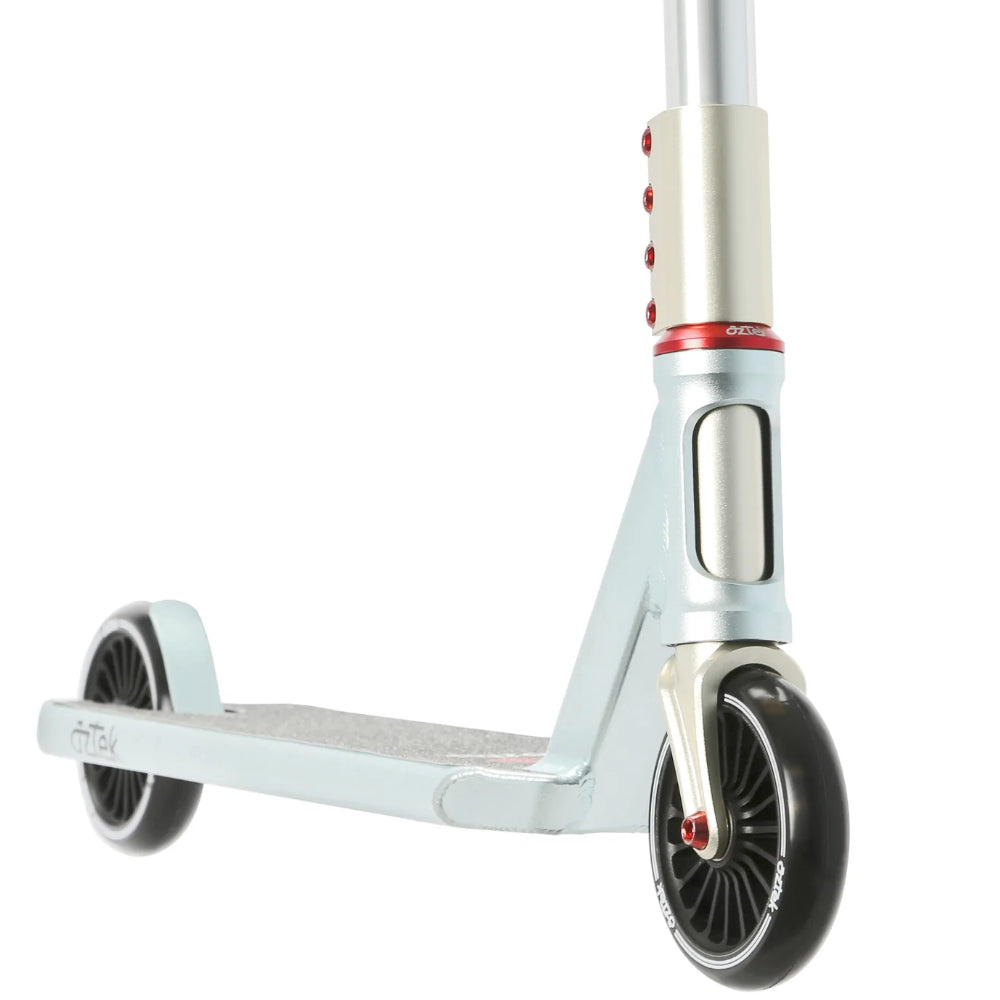 Aztek Corsa Freestyle Super Light Park Scooter Complete Aqua Close Up Circa 2 Fork and SCS