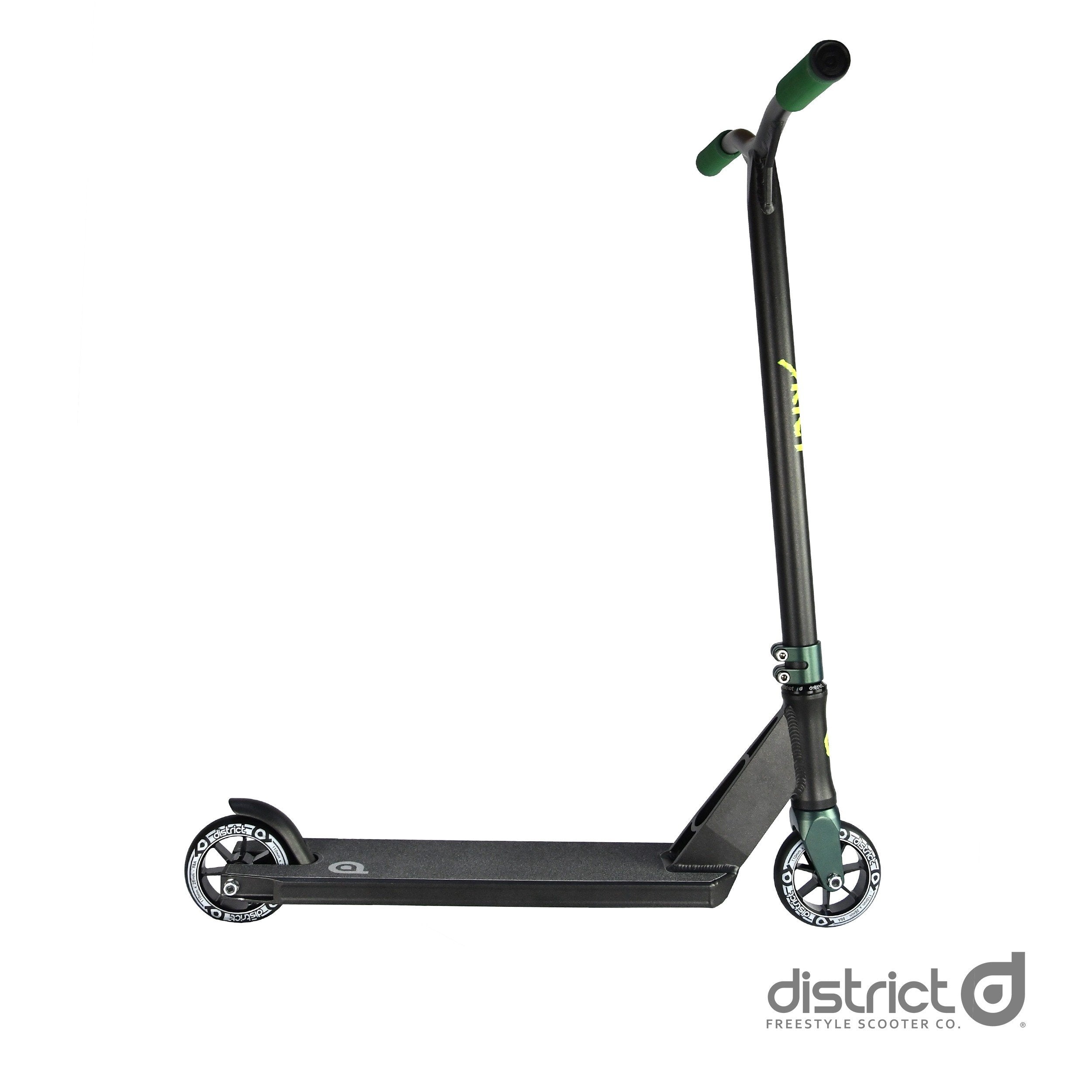 District C50 Pearly Black - Scooter Complete Side View