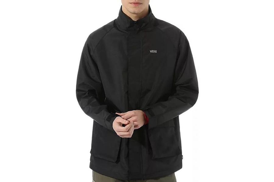 The Vans Jake Kuzyk II is a stylish jacket for all weather. The windbreaker comes with a small embroidery on the left part of the chest and with practical pockets.