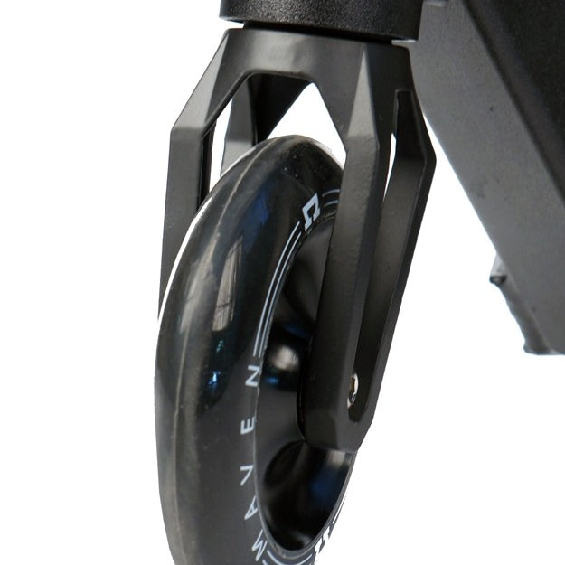 AO Scooters Maven 2018, Complete Scooter, Wheel / Fork Close-up